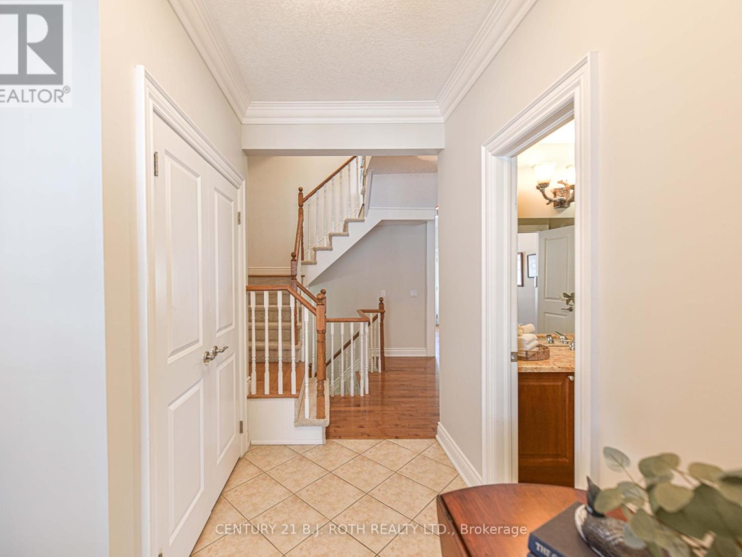 15 - 5 INVERMARA COURT, Lake Simcoe