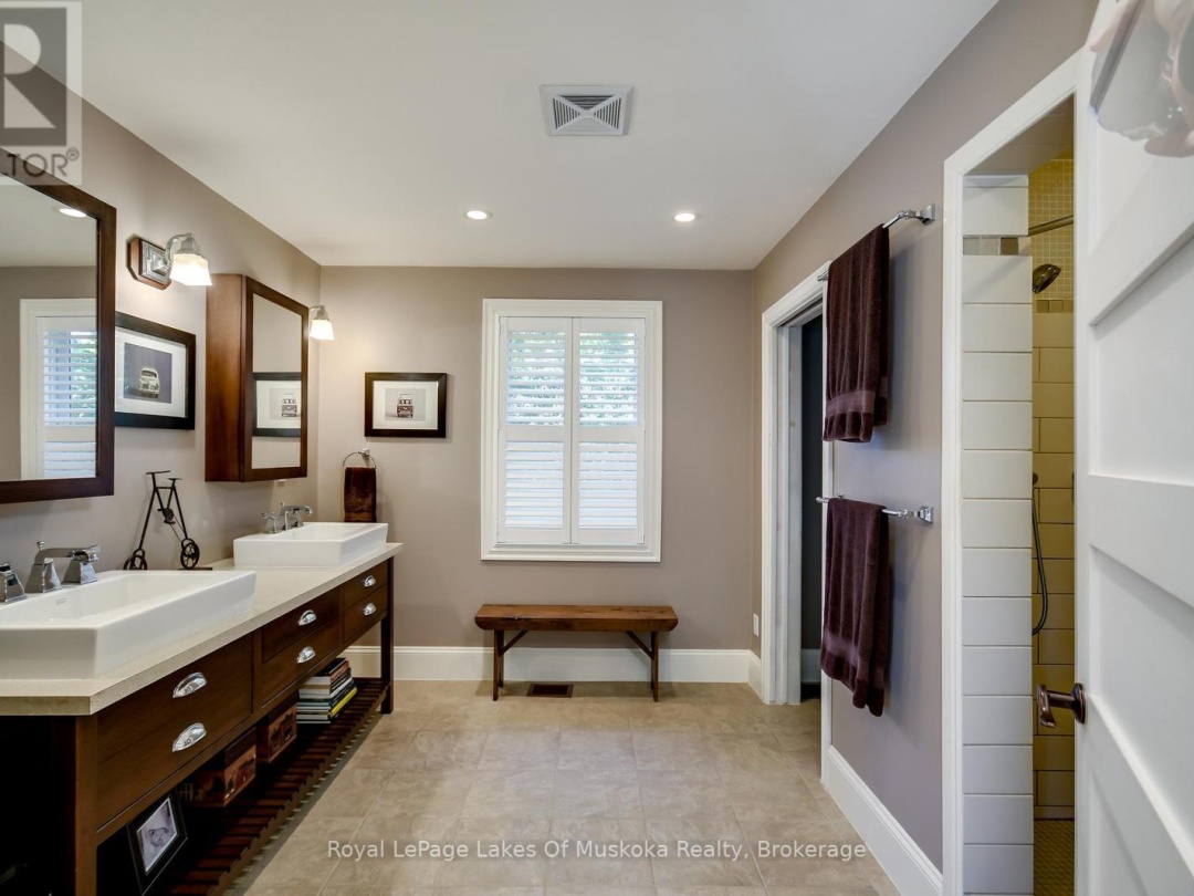 230 Ecclestone Drive, Bracebridge