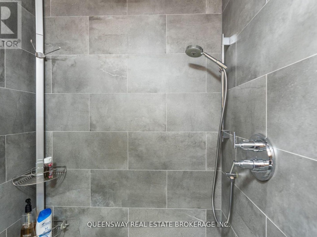 1280 BLACK BEACH LANE, Dalrymple-south Lake
