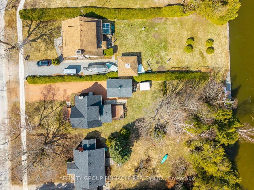 88 Simcoe Street, Lake Simcoe
