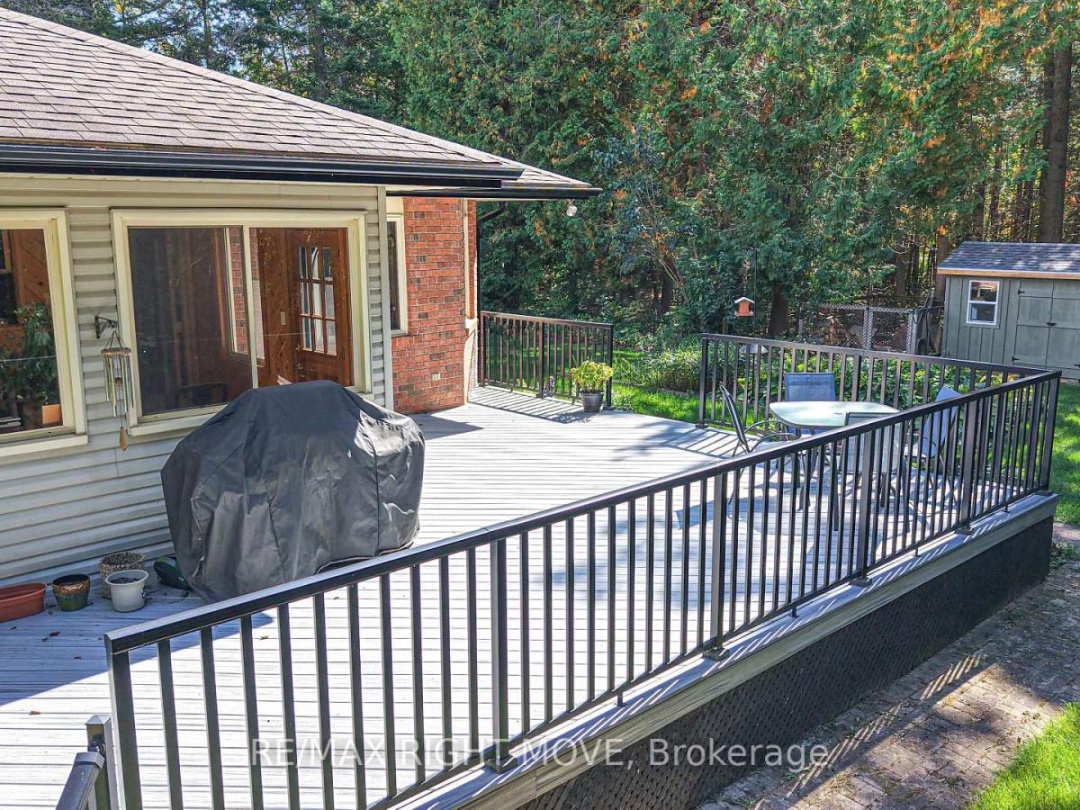 1892 CARRIAGE COURT, 