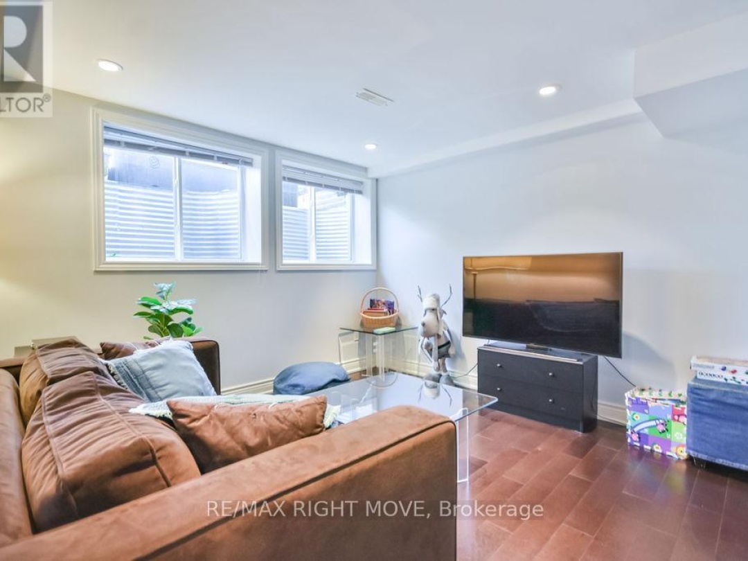 28 10 Invermara Court, Lake Simcoe