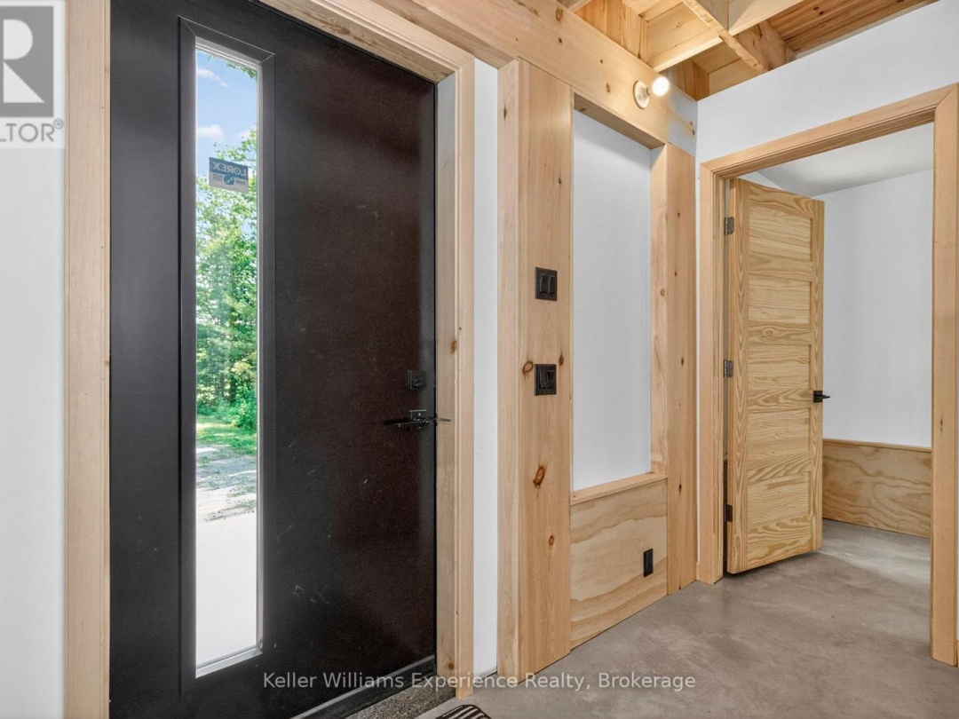 753 HONEY HARBOUR ROAD, 