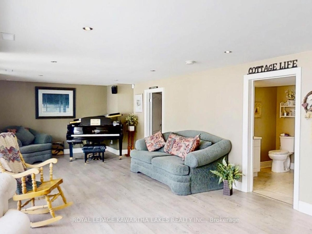 24 MCLENNANS BCH ROAD, Lake Simcoe