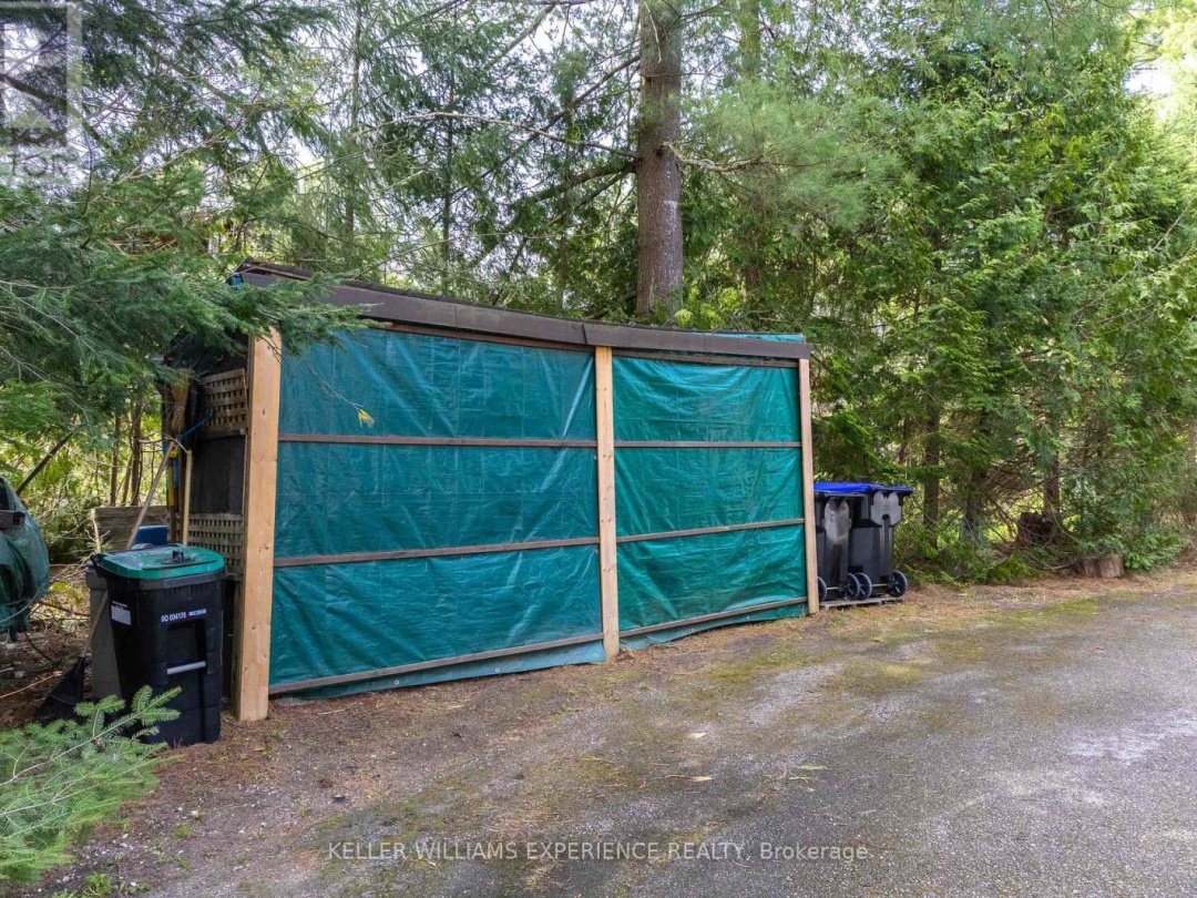1936 Peninsula Point Road, Sparrow Lake