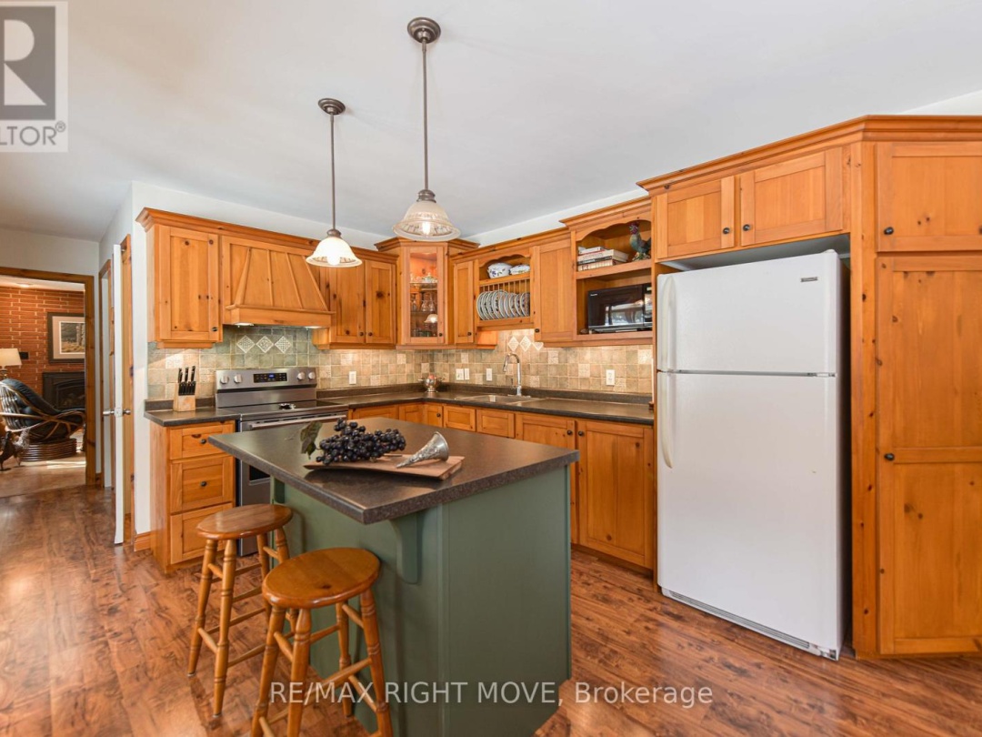 1613 Mt. St. Louis Road E, Oro-Medonte