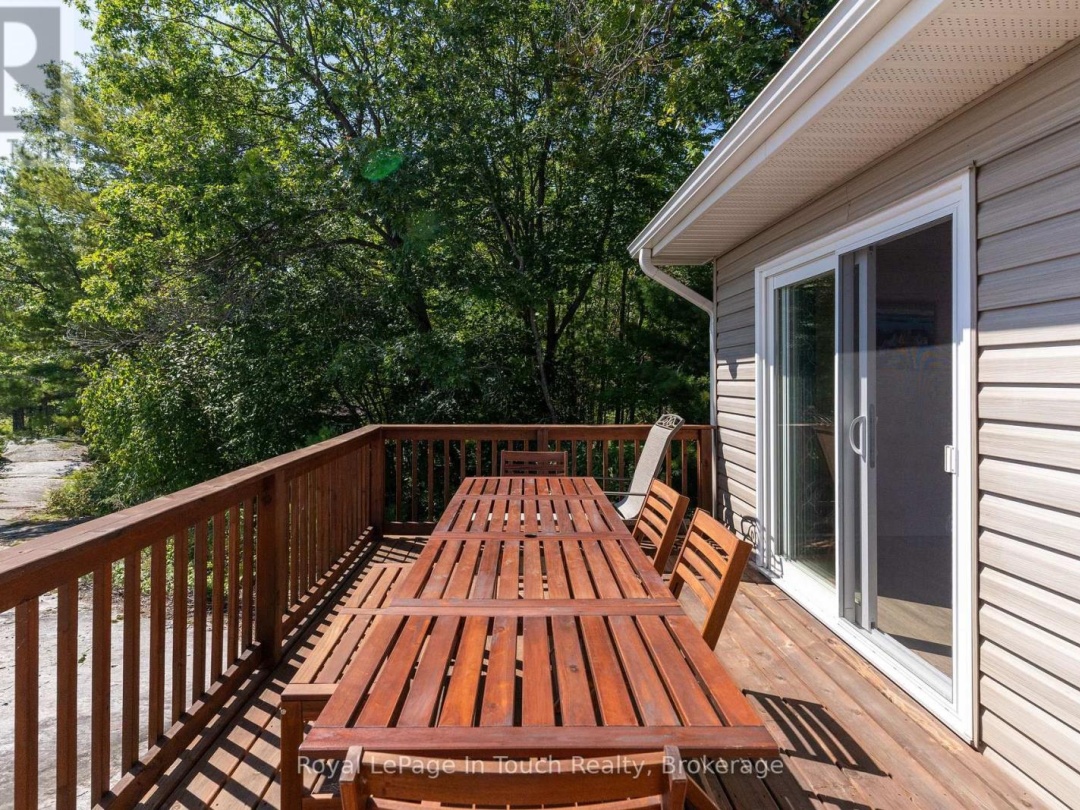 6980 ISLAND 1810, 