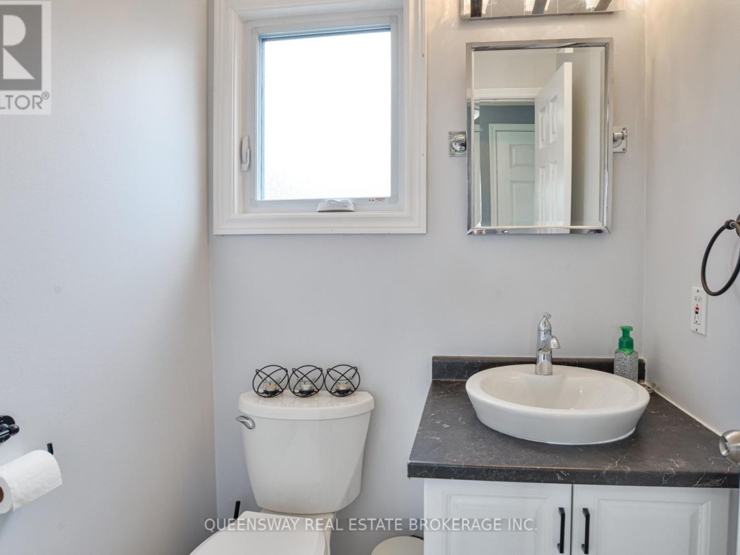 10 LEWIS DRIVE, Orillia