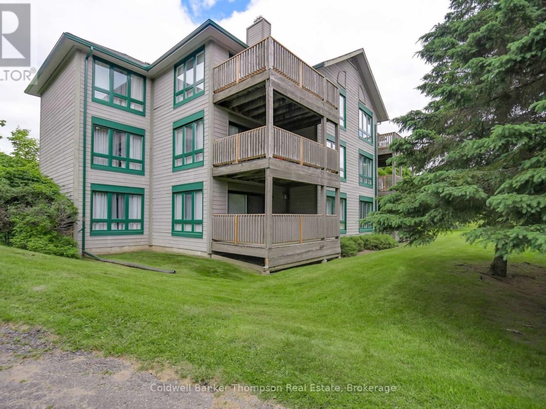 105 32 Deerhurst Greens Drive, Peninsula Lake