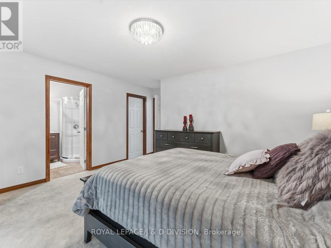 2925 PINECONE TRAIL, 