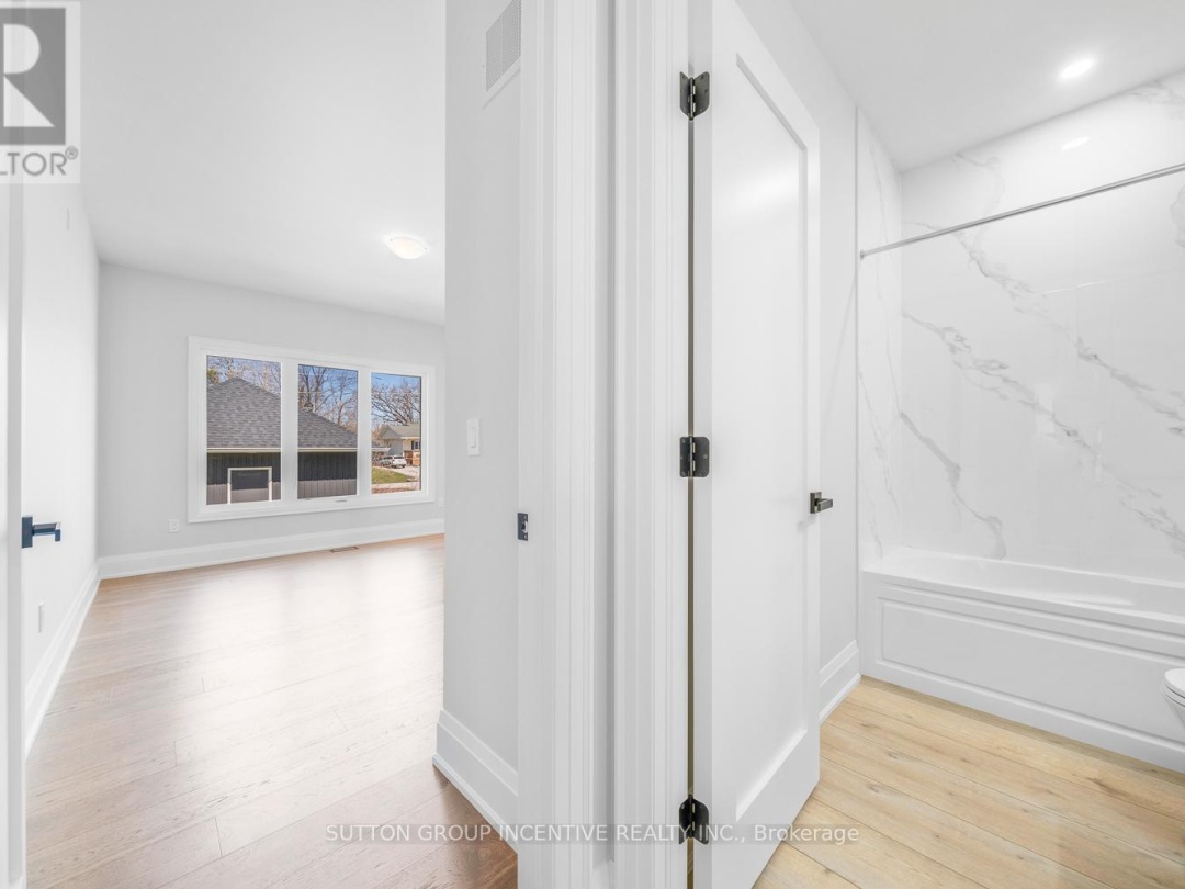 3331 Lake St George Boulevard, St George Lake