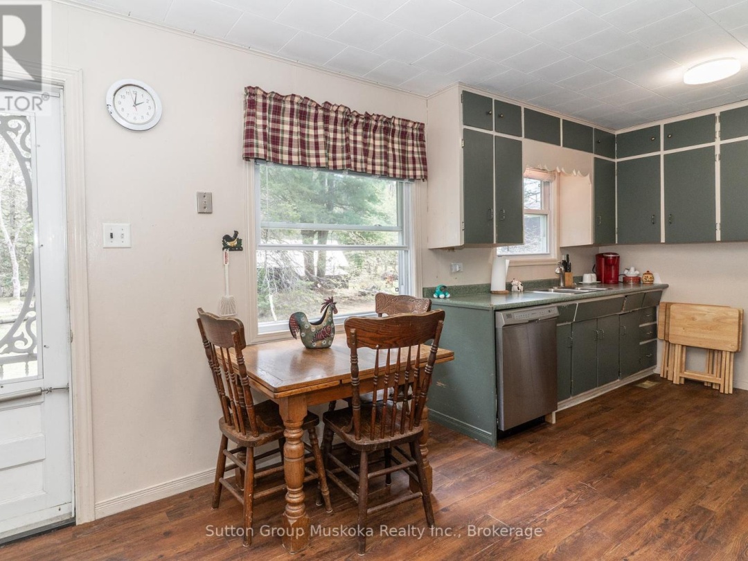 15 Glen Acres Road, Big East Lake