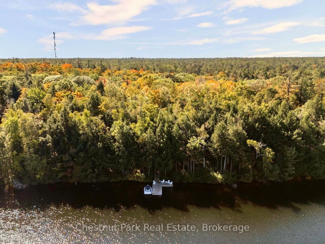 10 TAYLOR (26LM10) ISLAND, 