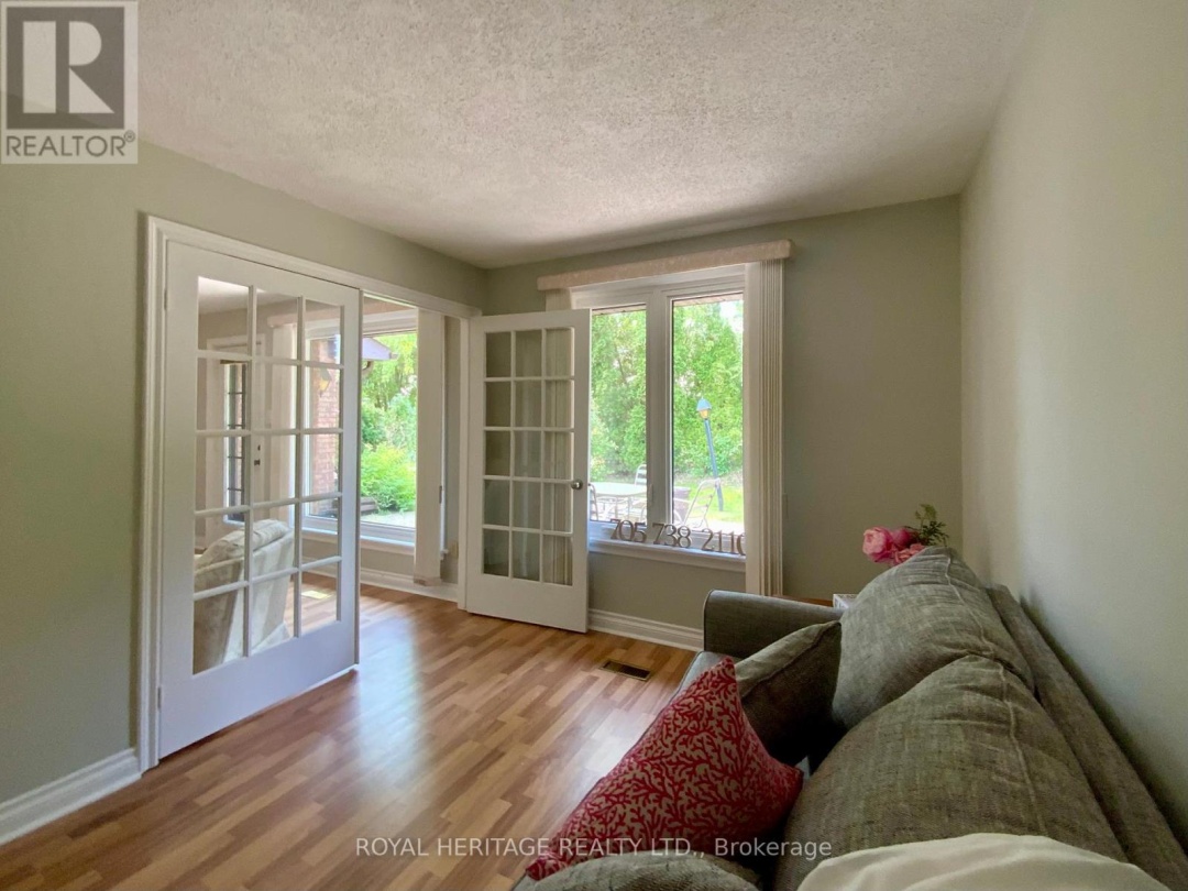 405 - 200 EAST STREET S, 