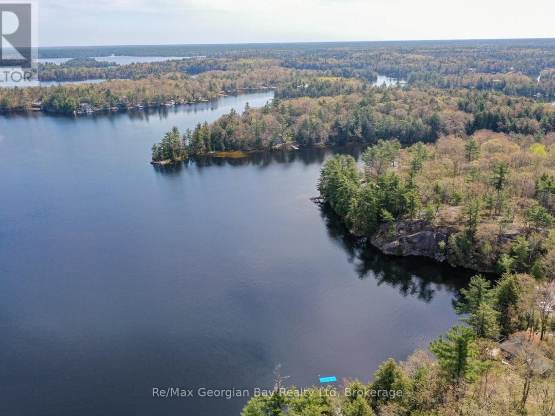 214 Trans Canada Bay Road, Six Mile Lake