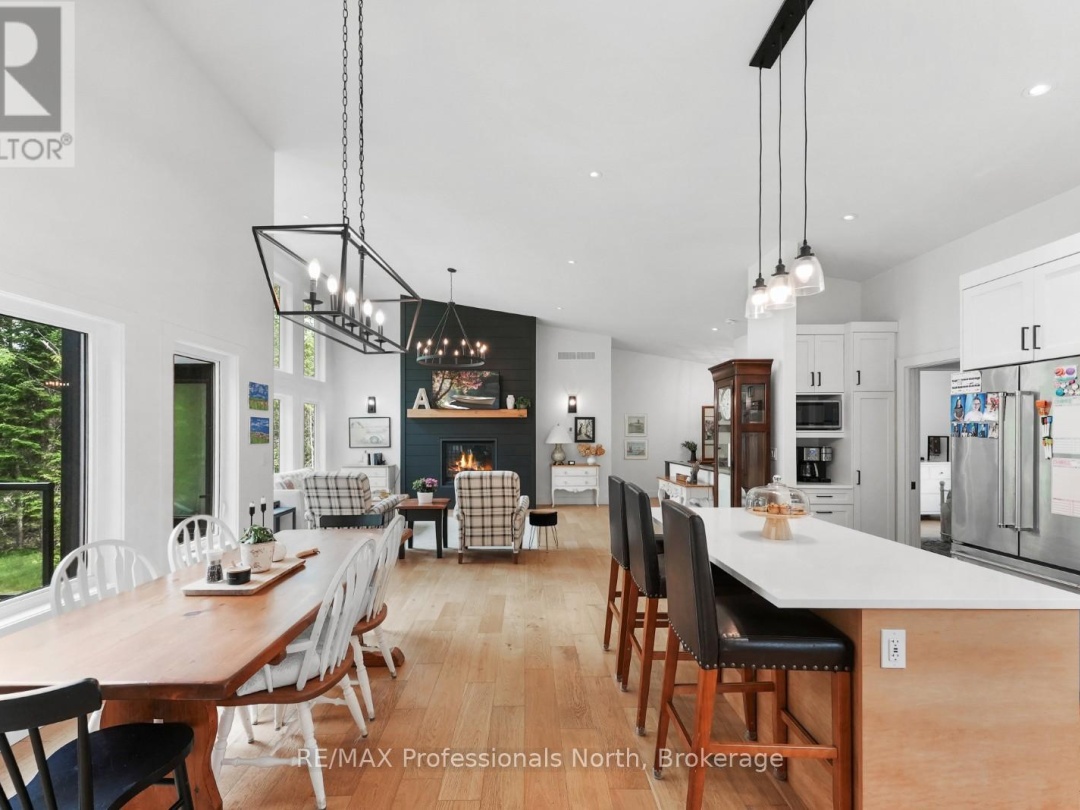1086 STOTHART CREEK ROAD, 
