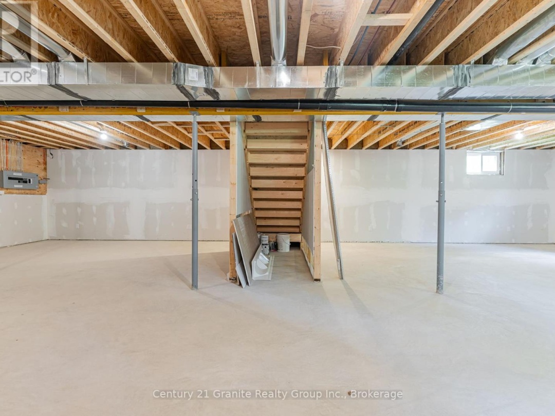 1009 HYACINTH ROAD, 