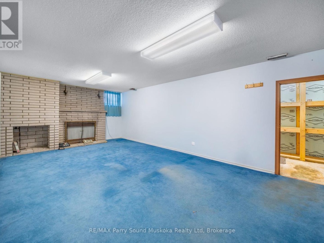2 WILLIAM STREET, Parry Sound