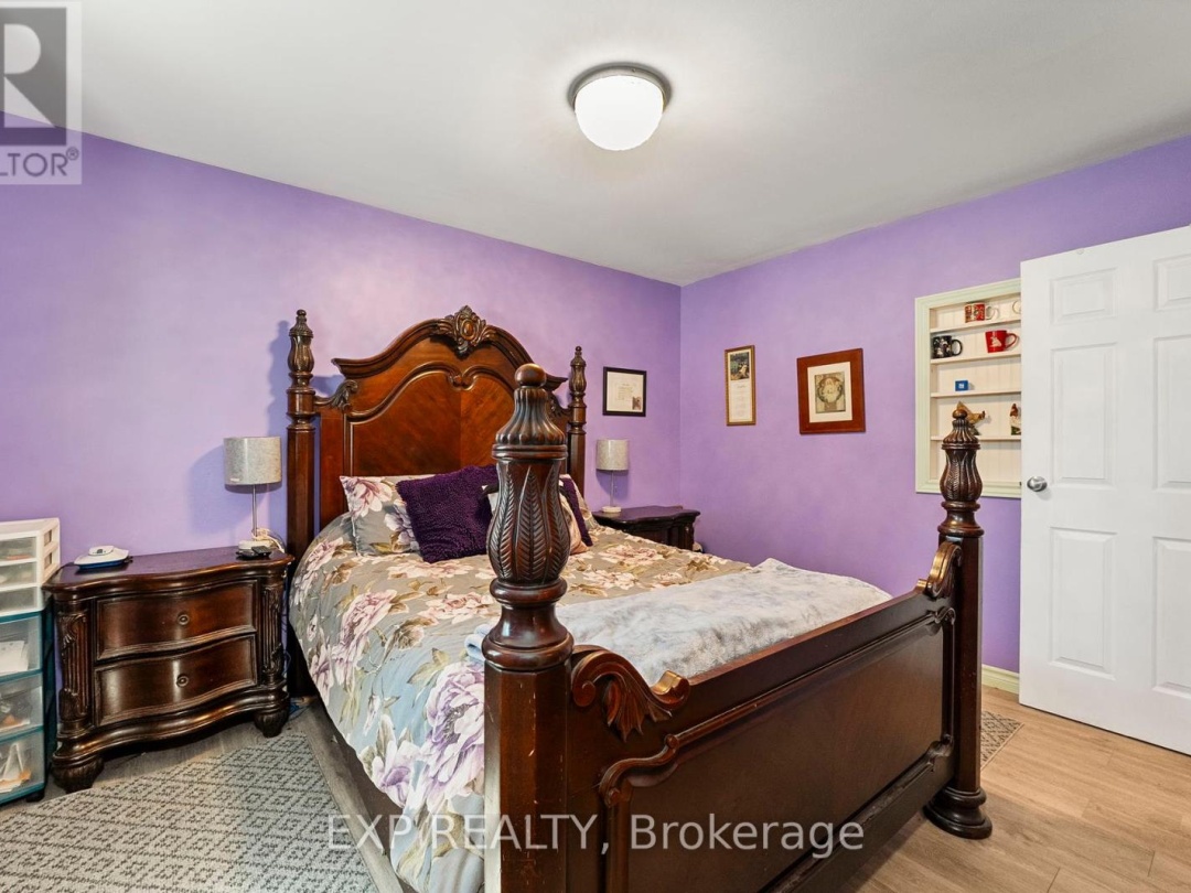 354 LAKELAND CRESCENT, 