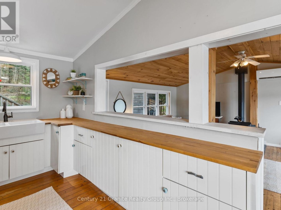 1027 Heney Trail, Big Hawk Lake