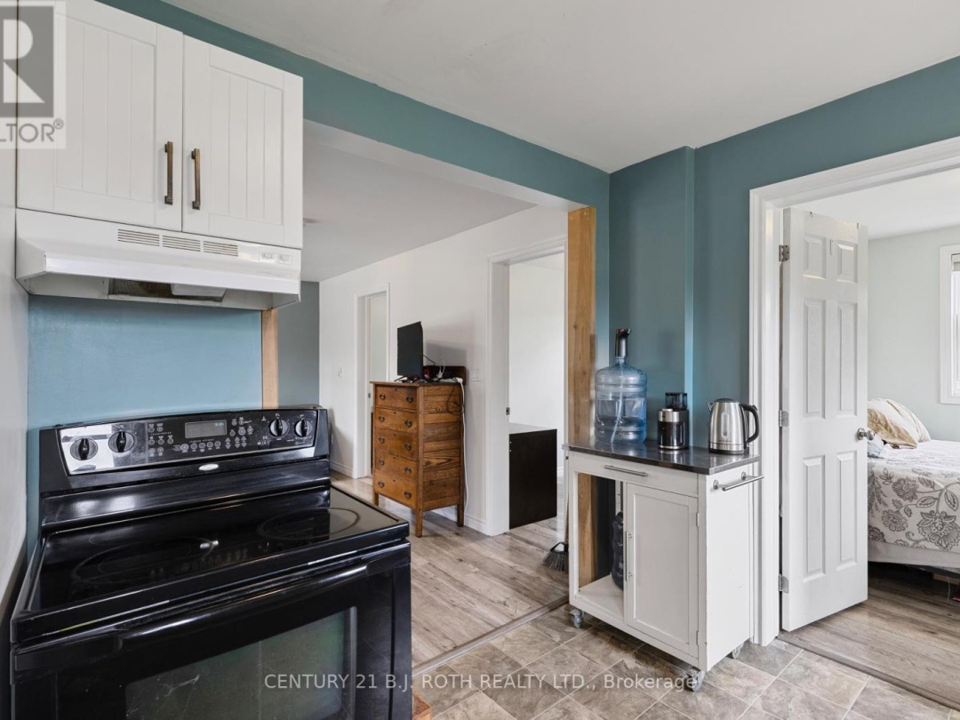 2100 HONEY HARBOUR ROAD, 