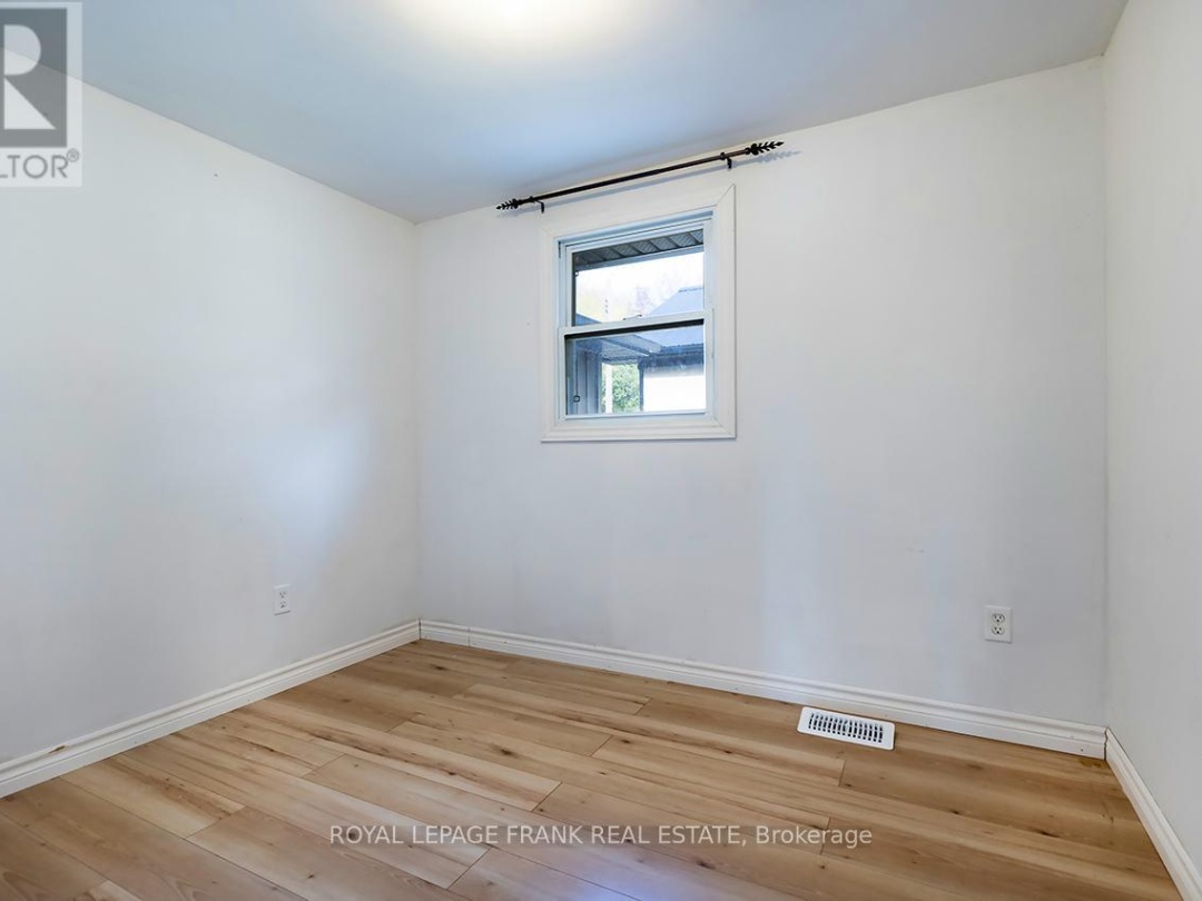 119 OAKDENE CRESCENT, 