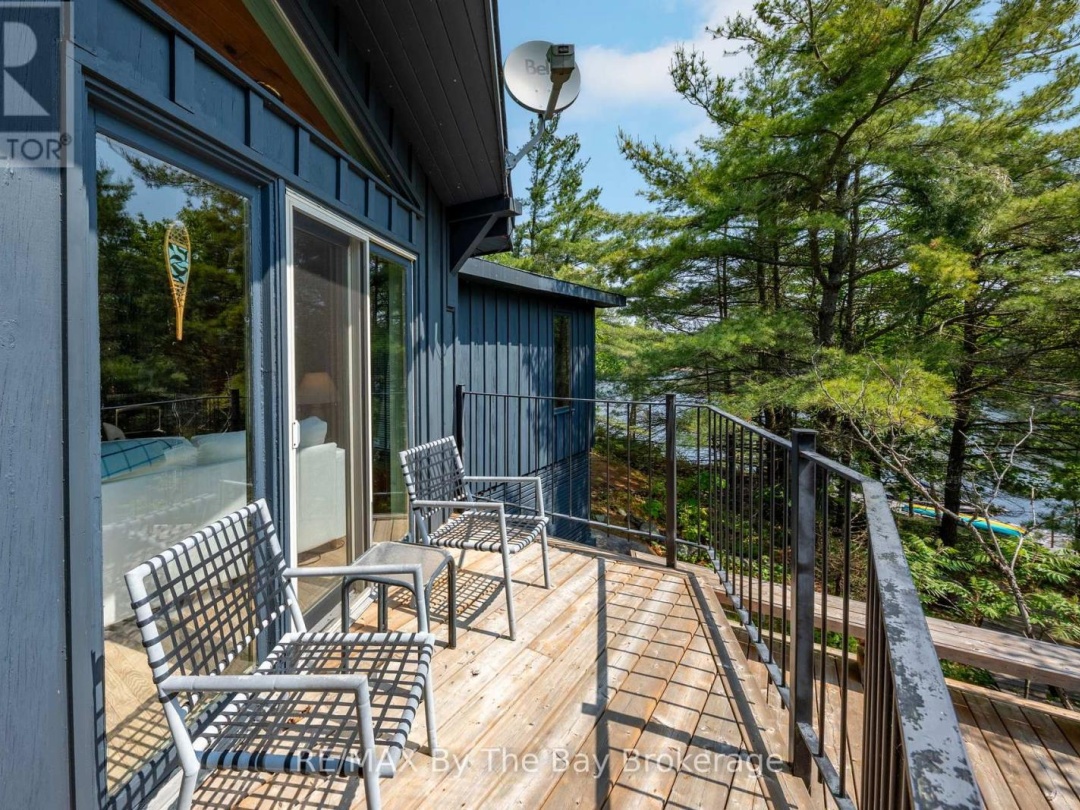 12 IS 3900 GEORGIAN BAY, 