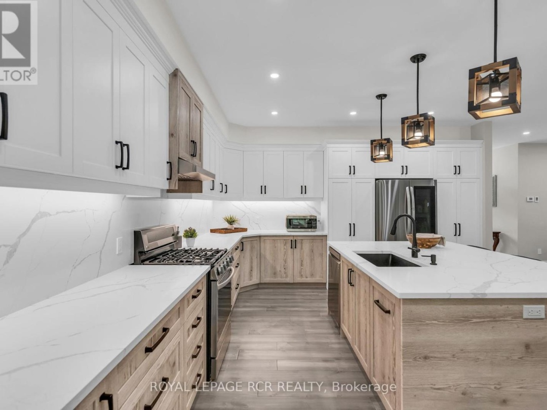 2360 HONEY HARBOUR ROAD, 
