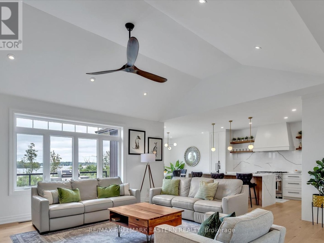 35 LAKEVIEW CRESCENT, 