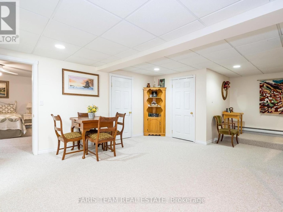1669 Newton Street, Tay