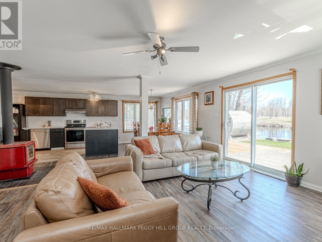 7229 Davy Drive, Black Lake