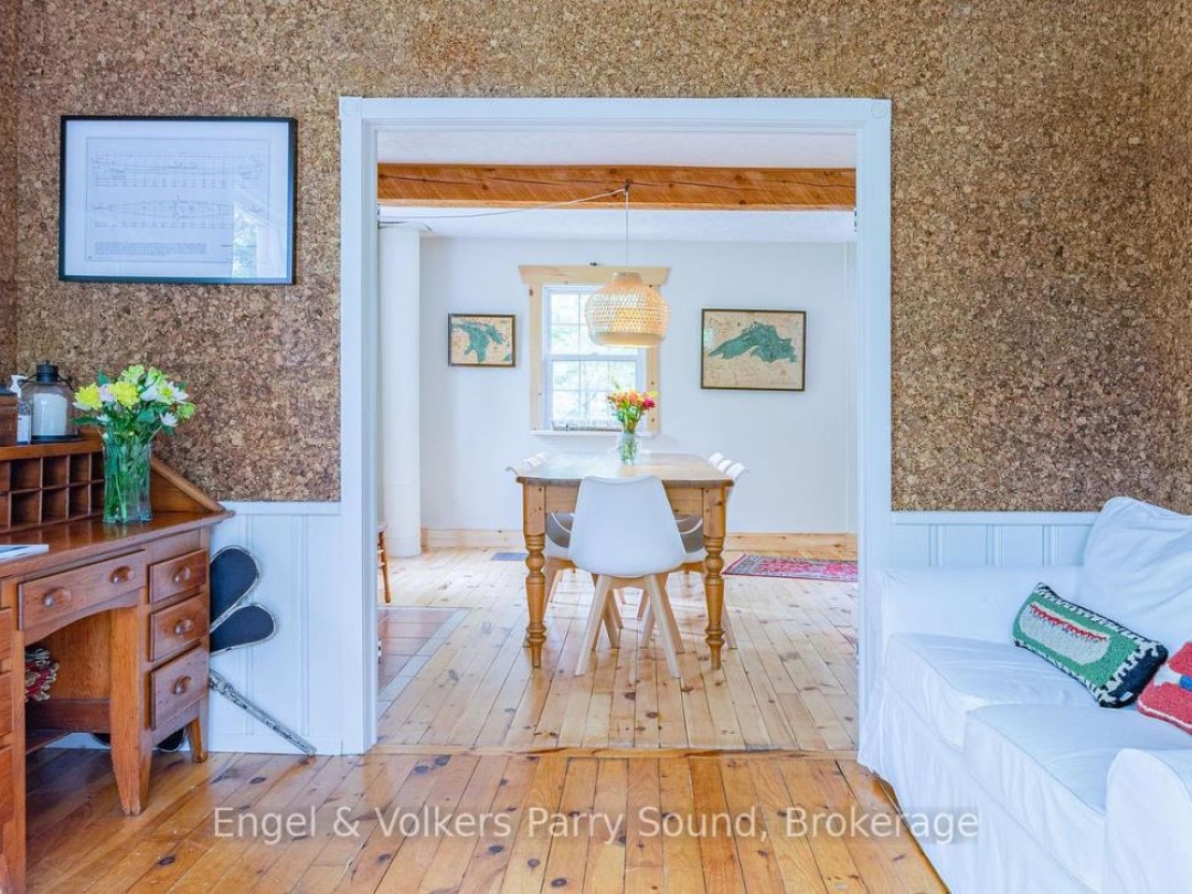 6 HARMONY LANE, 