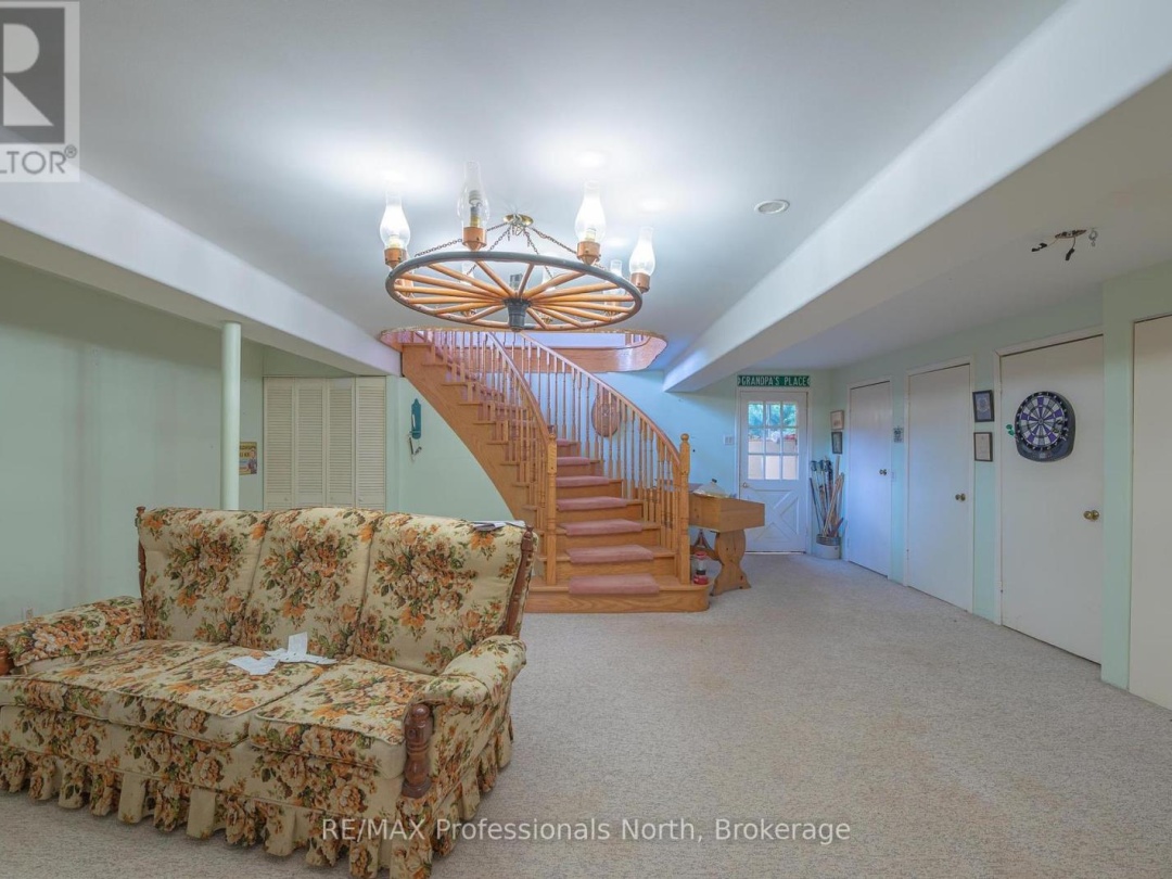 1015 BLACKBERRY LANE, 