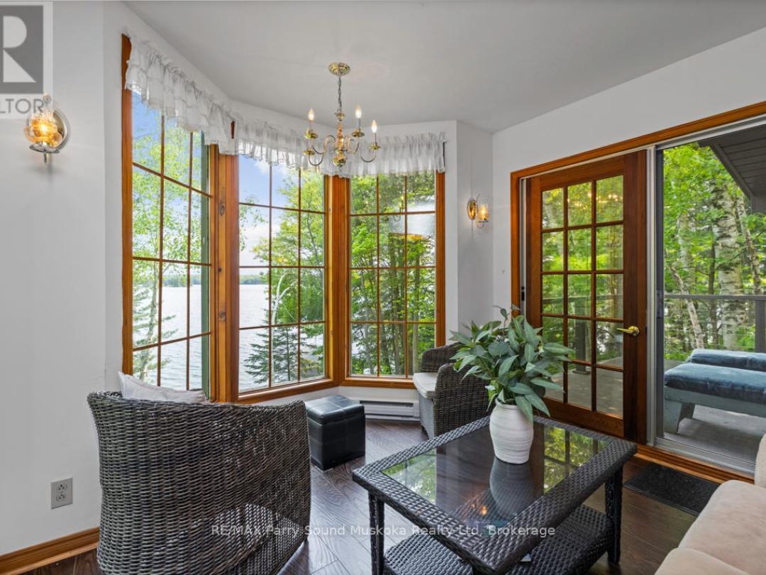 49 Bayshore Drive, Clear Lake