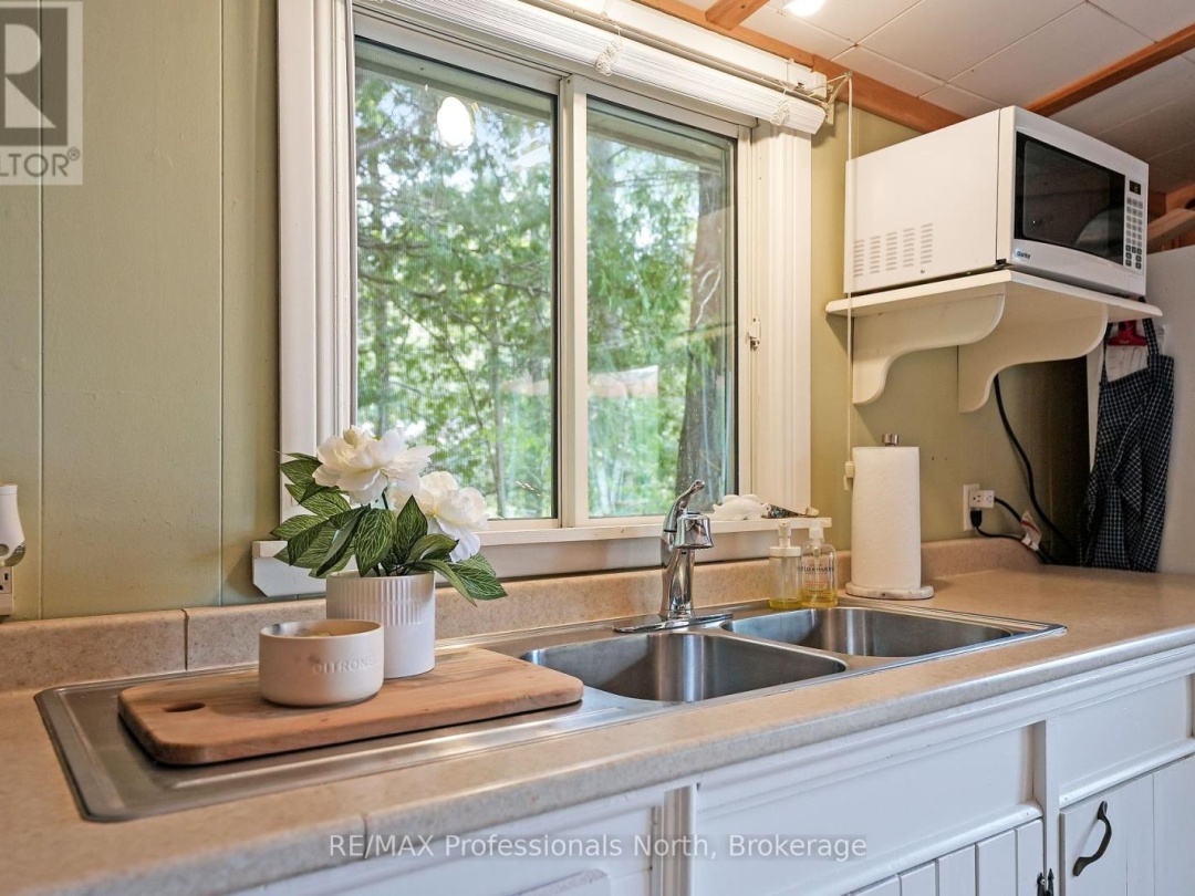 1056 KODIAK TRAIL, Glamor Lake