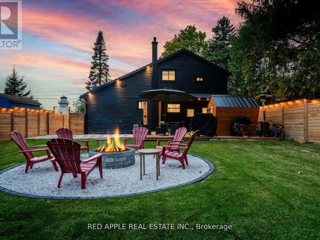 205 Hoyt Avenue, Georgian Bay