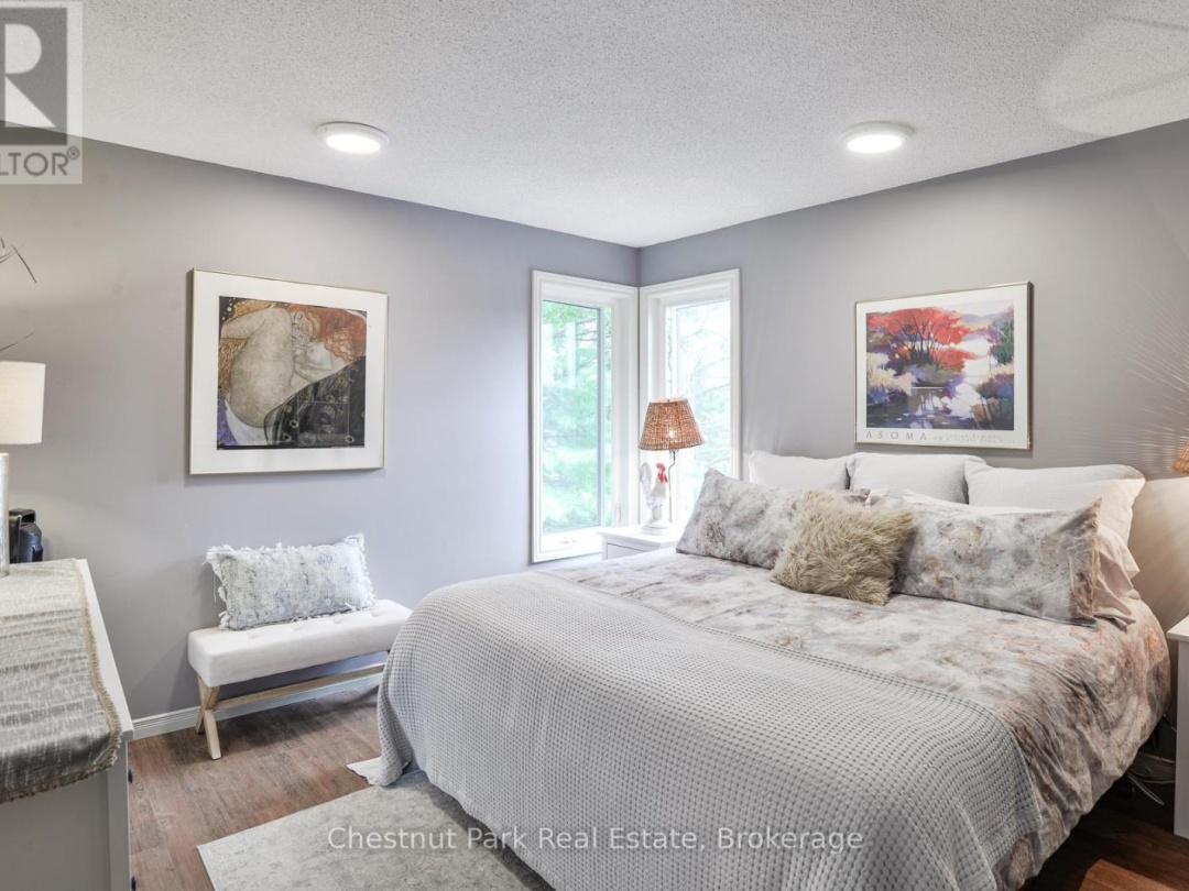 1049 Route 11 Road E, Kahshe Lake