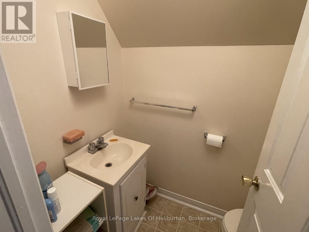 1675 BRAELOCH ROAD, Kennisis Lake
