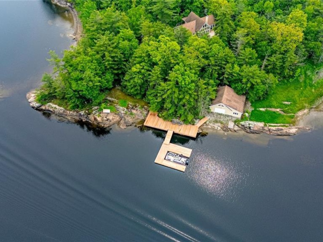 2 IS 880 GEORGIAN BAY, 