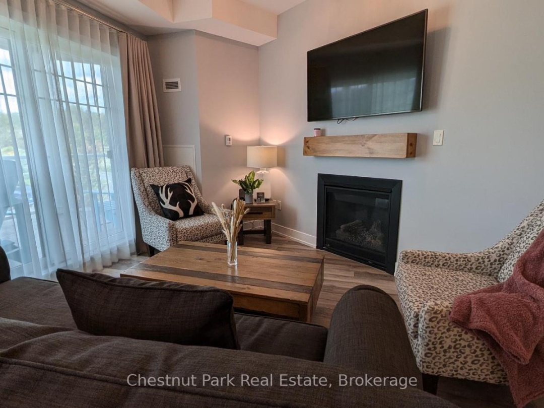 316 25 Pen Lake Point Road, Peninsula Lake
