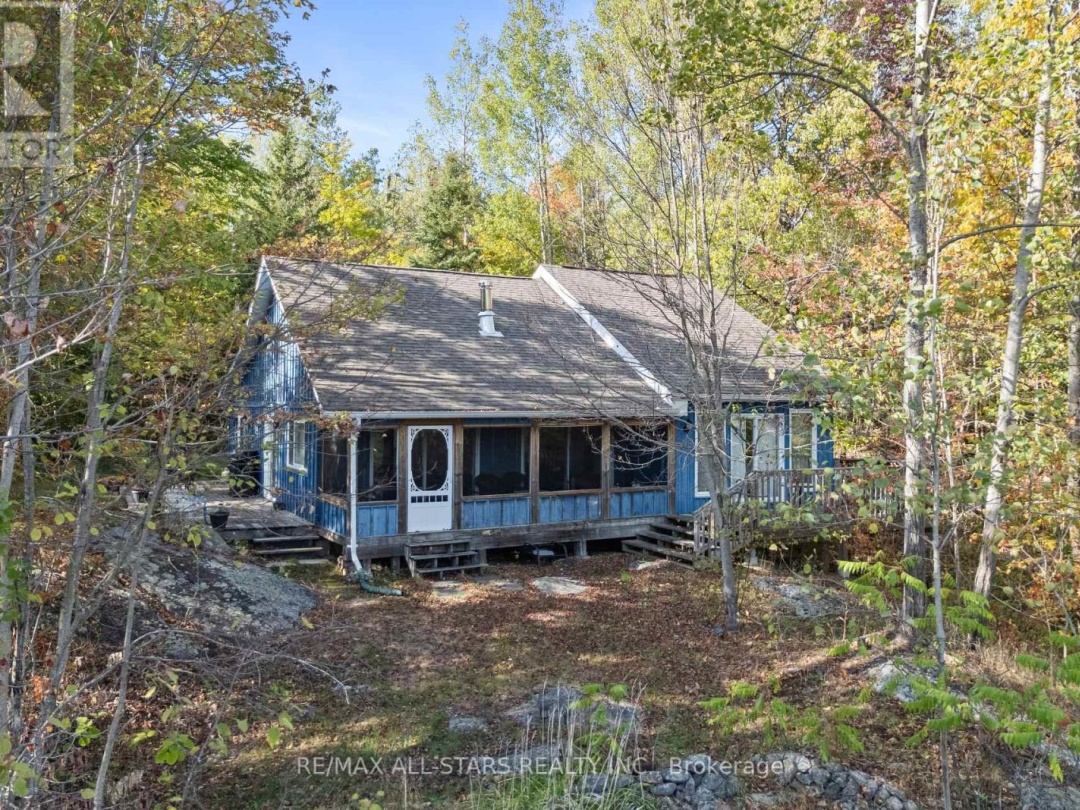 1142 ENGLISH CIRCLE, 