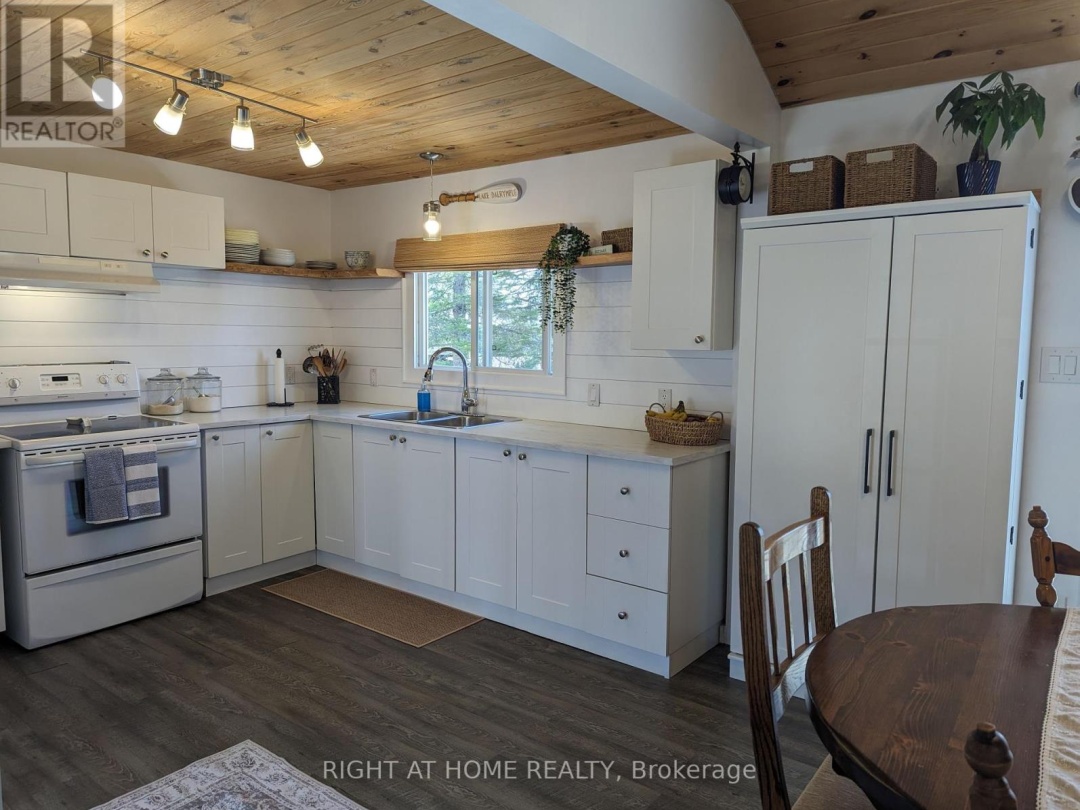 187 Campbell Beach Road, Dalrymple Lake