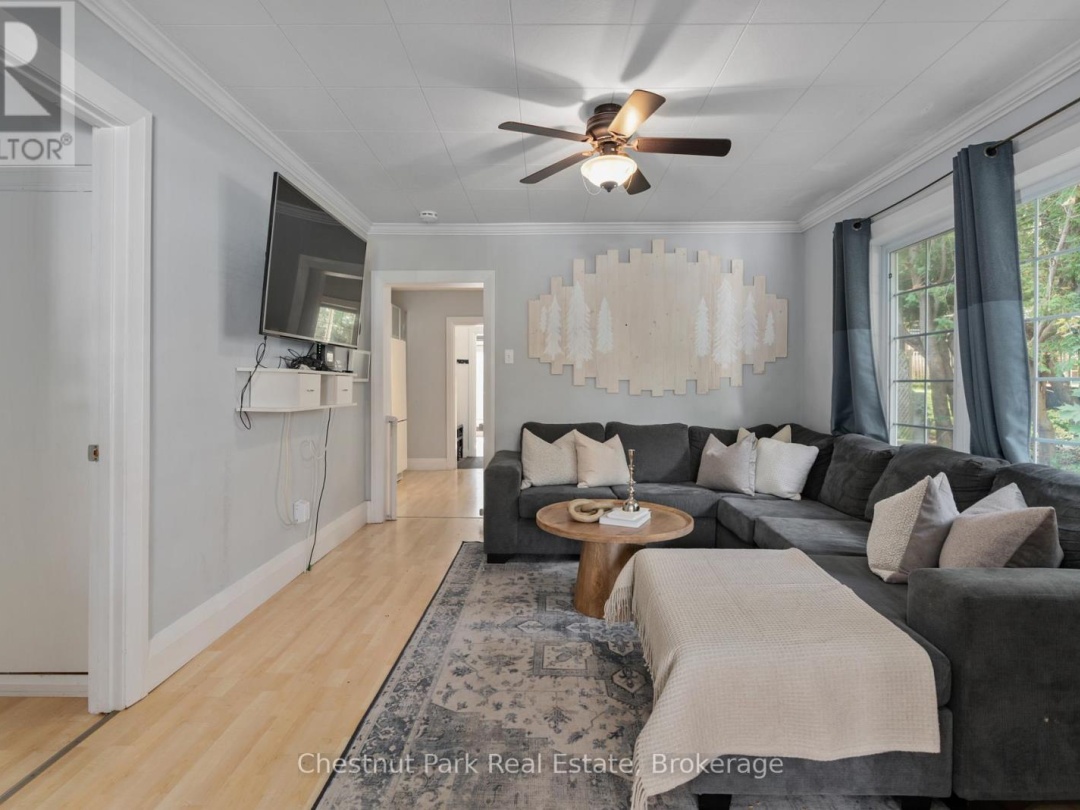 3 CORA STREET E, 