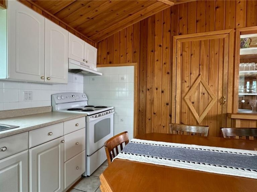 7 Ridge Avenue, Lake Simcoe