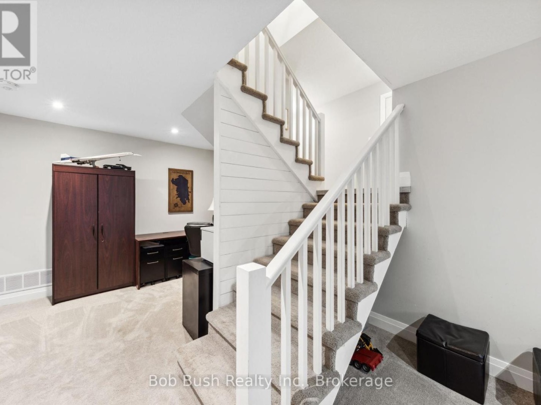 4 Davis Drive, Georgian Bay