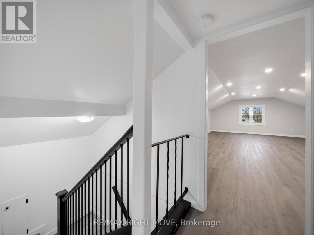 206 MARY STREET, Orillia