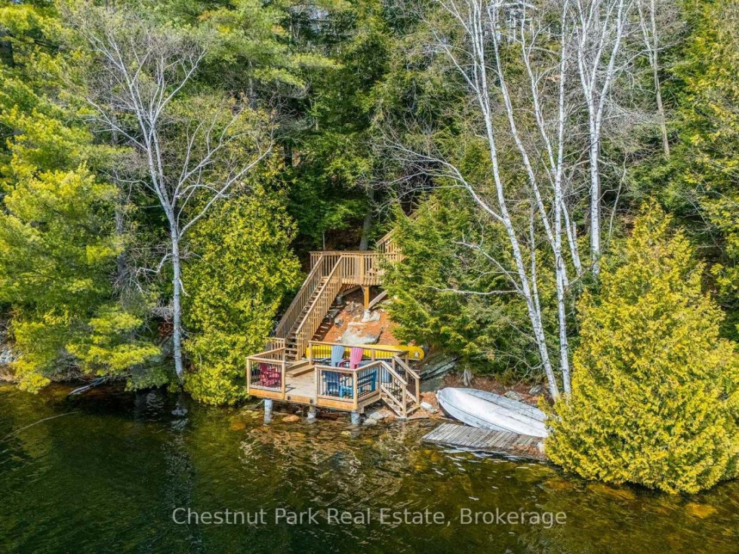 5989 KENNISIS LAKE ROAD, Kennisis Lake