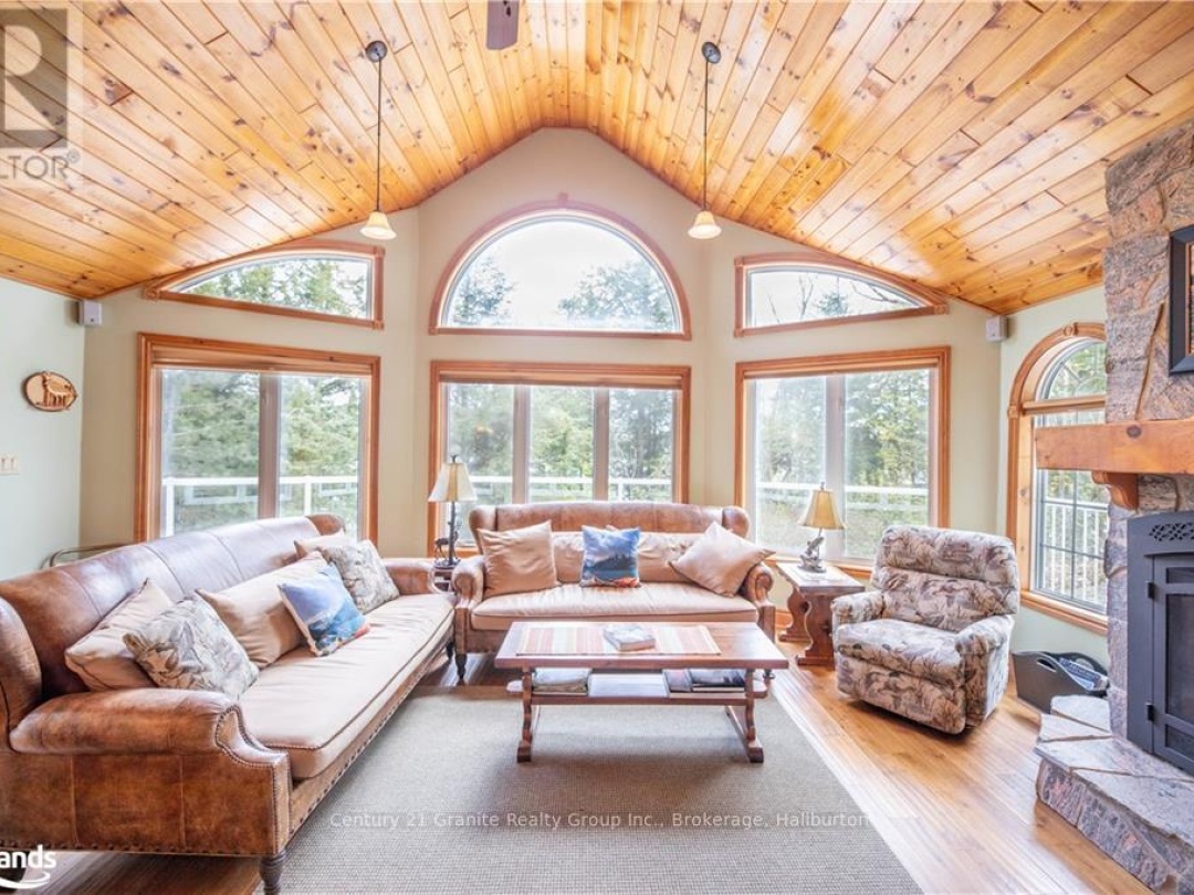 1016 Pegg Drive, Kennisis Lake