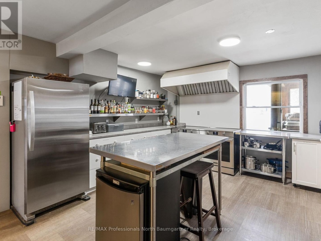 UNIT 4 - 2029 LITTLE HAWK LAKE ROAD, Little Hawk Lake