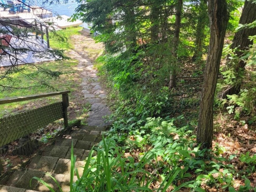 1038 FITCHETT LANE, 